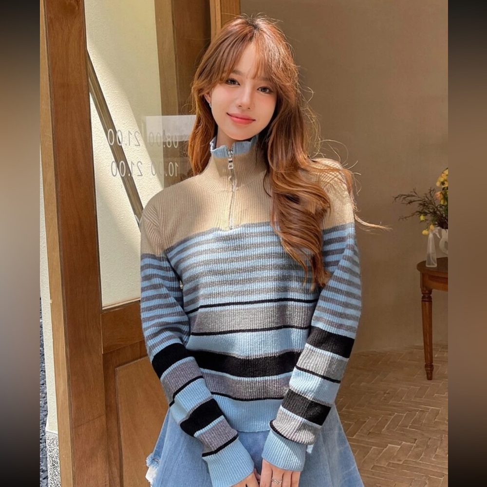 Women’s half zipped ribbed sweater